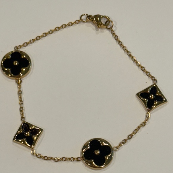Parisian Glam Black Enamel Clover Charm Bracelet Small Size - Picture 9 of 11